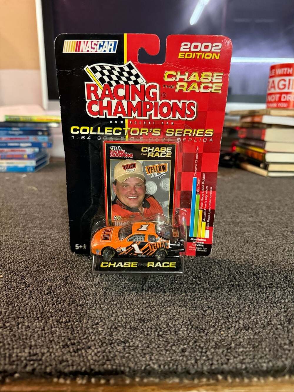 Racing Champions 2002 Chase The Race Collector's Series 1:64 Scale Die-Cast Repl